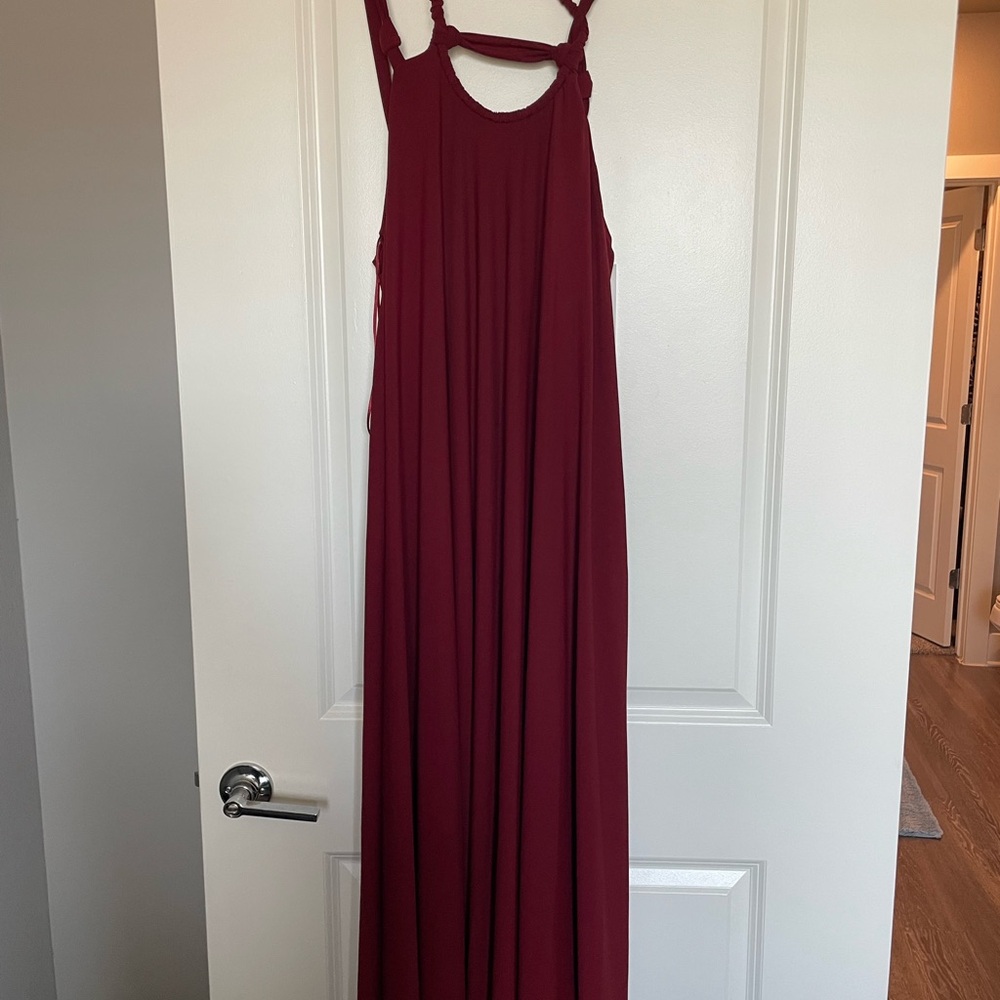 Elegant Burgundy Maxi Dress
